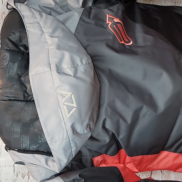 Arctiva snowmobile jacket - Picture 8 of 11